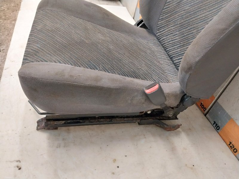 Сиденье переднее правое