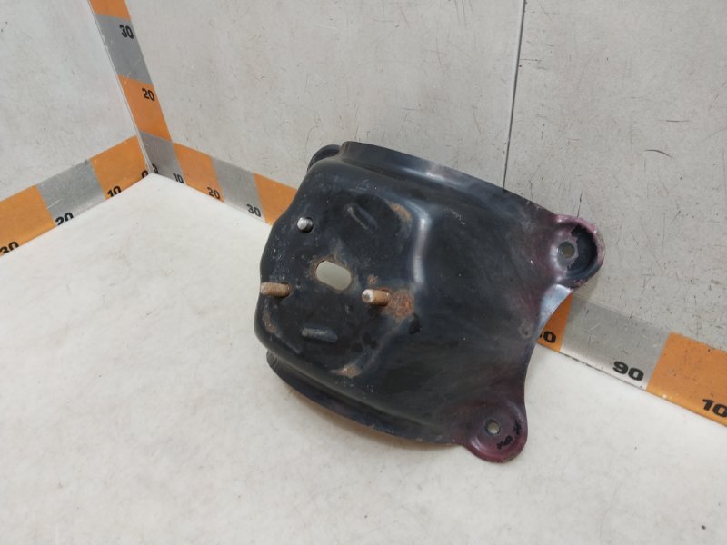 Кронштейн крепления запасного колеса