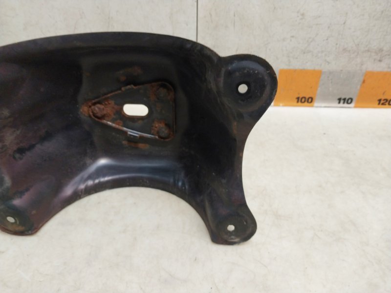 Кронштейн крепления запасного колеса