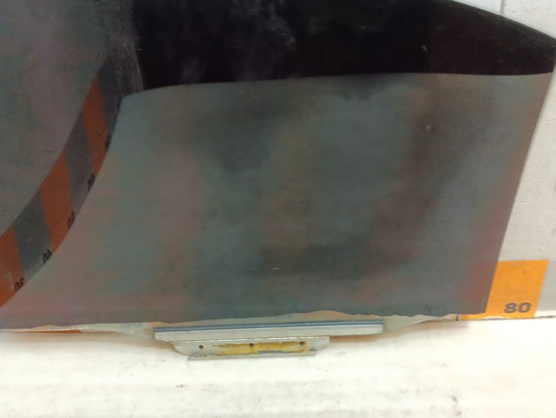 Стекло двери задней правой