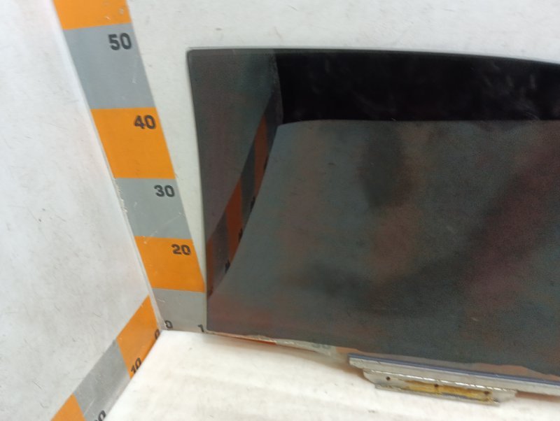 Стекло двери задней правой