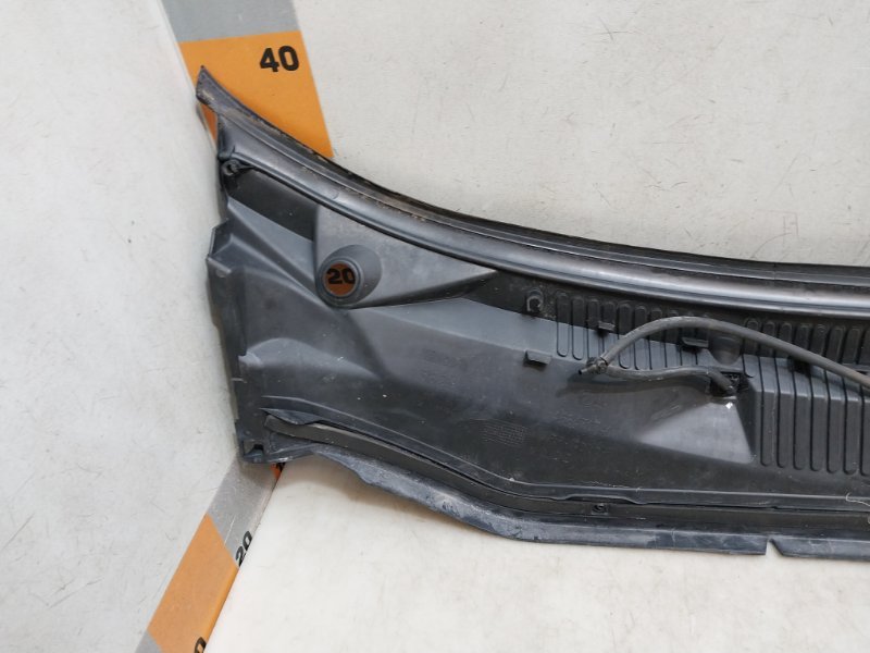 Решетка стеклоочистителей (Жабо)