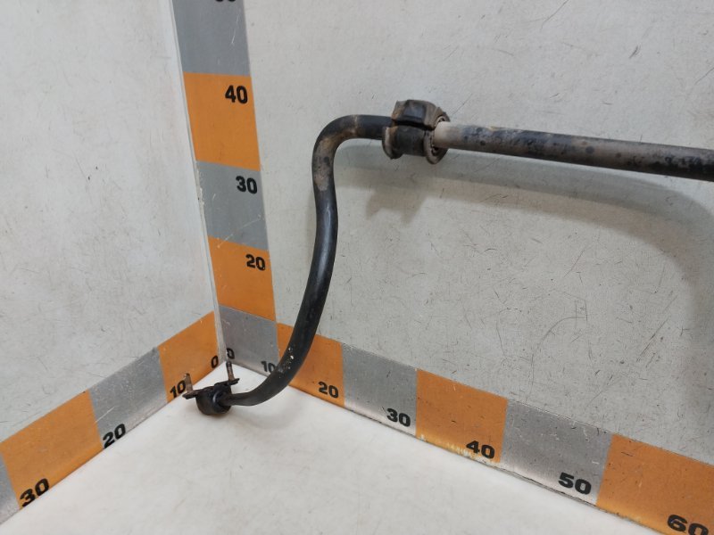 Стабилизатор передний