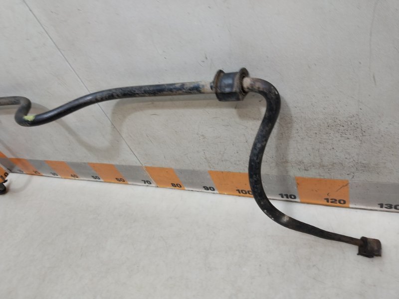 Стабилизатор передний