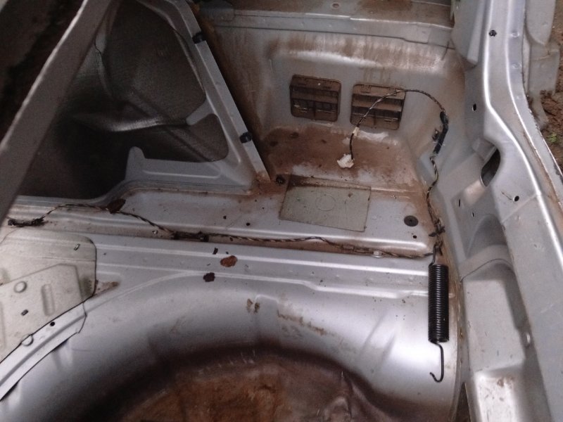 Крыло заднее правое