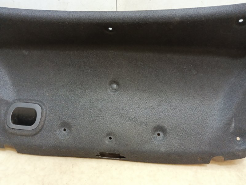 Обшивка крышки багажника