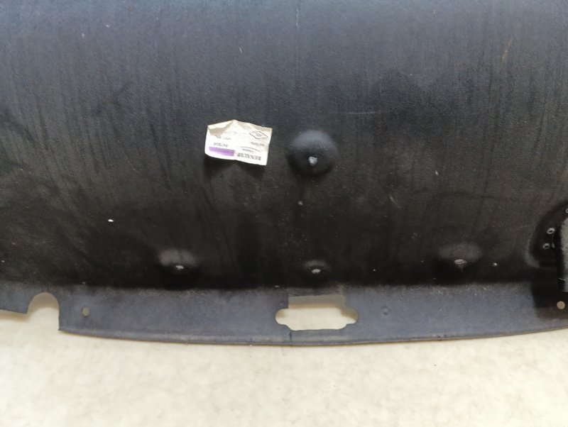 Обшивка крышки багажника