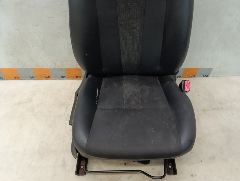 Сиденье переднее правое