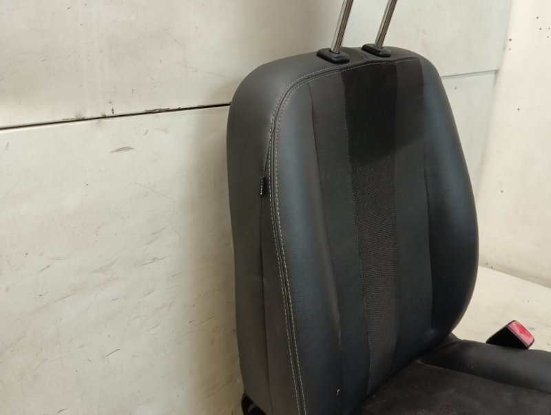 Сиденье переднее правое