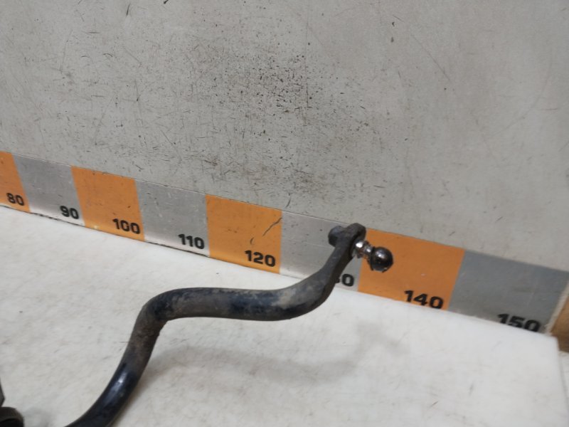 Стабилизатор передний