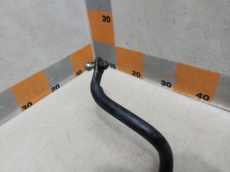 Стабилизатор передний