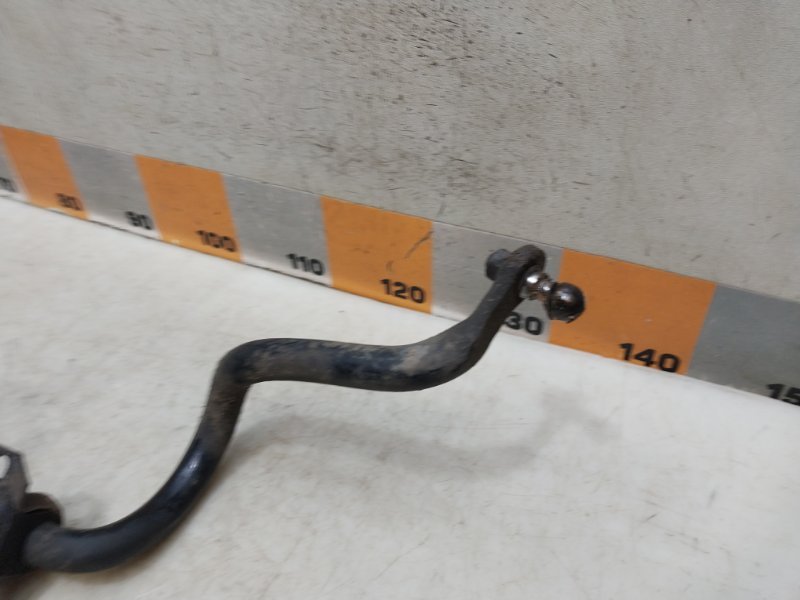 Стабилизатор передний