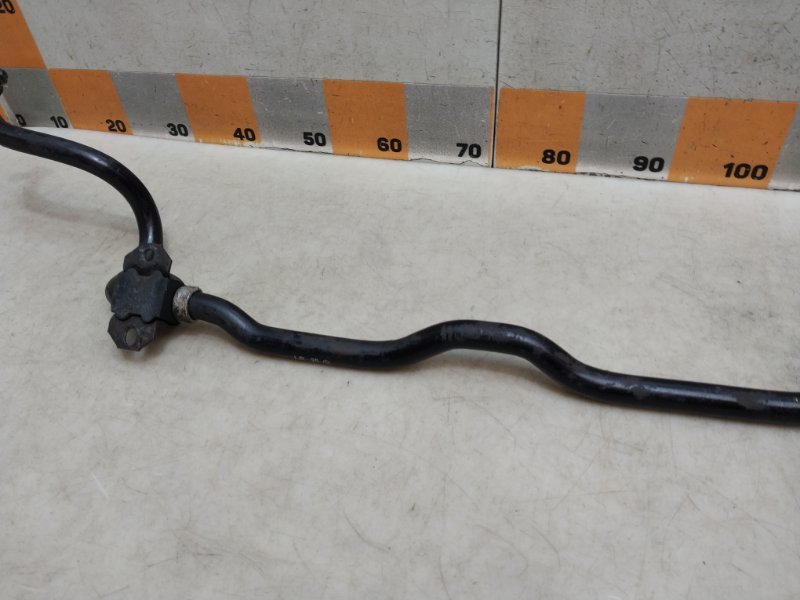 Стабилизатор передний