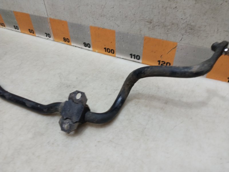 Стабилизатор передний