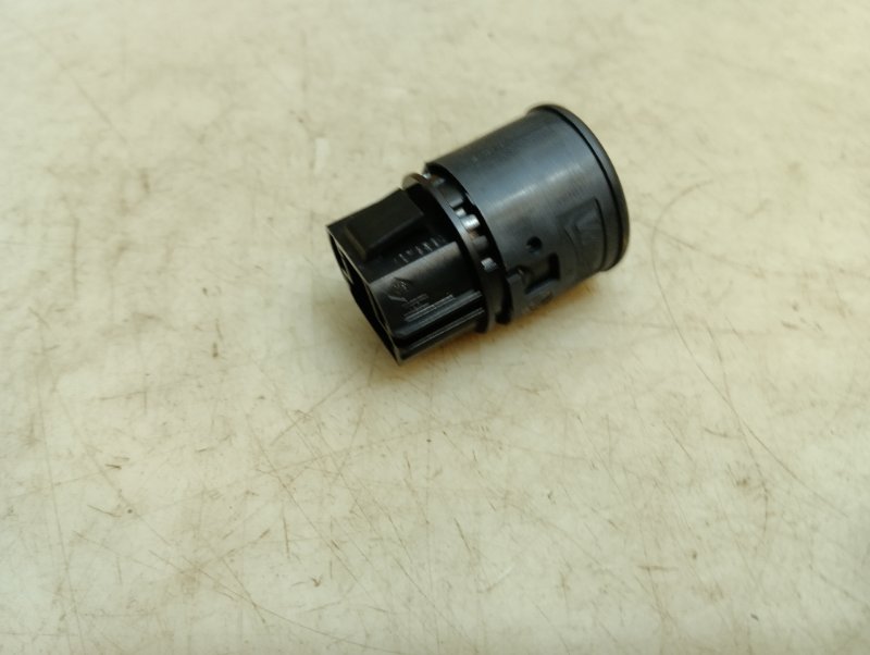 Кнопка запуска двигателя