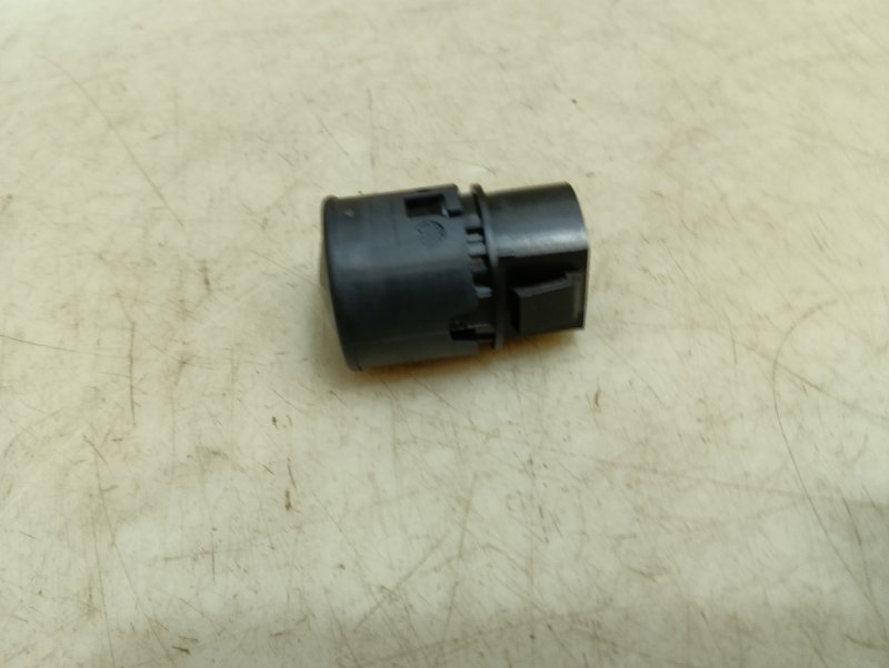 Кнопка запуска двигателя