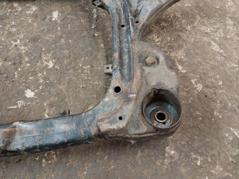 Балка подмоторная