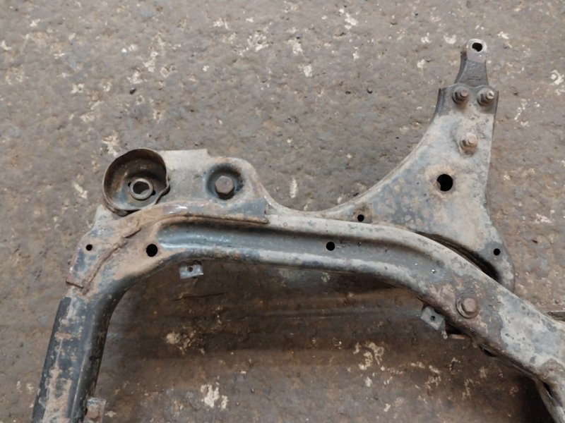 Балка подмоторная