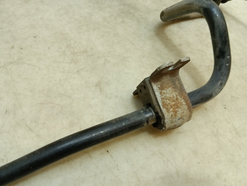 Стабилизатор передний