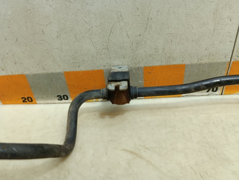 Стабилизатор передний