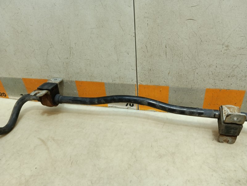 Стабилизатор передний