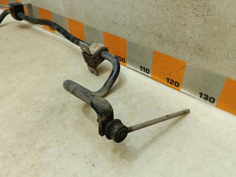 Стабилизатор передний