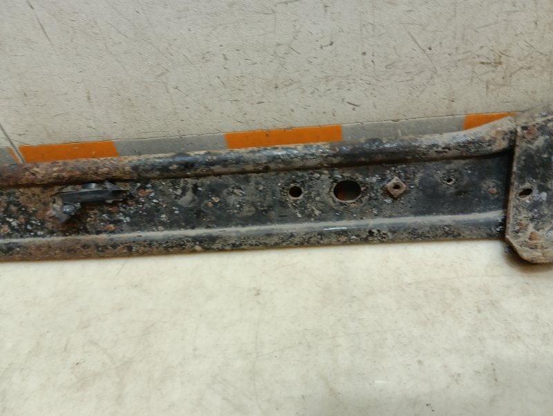 Балка подрадиаторная