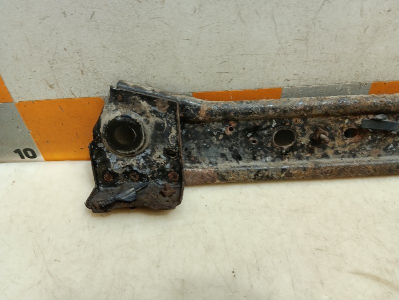 Балка подрадиаторная