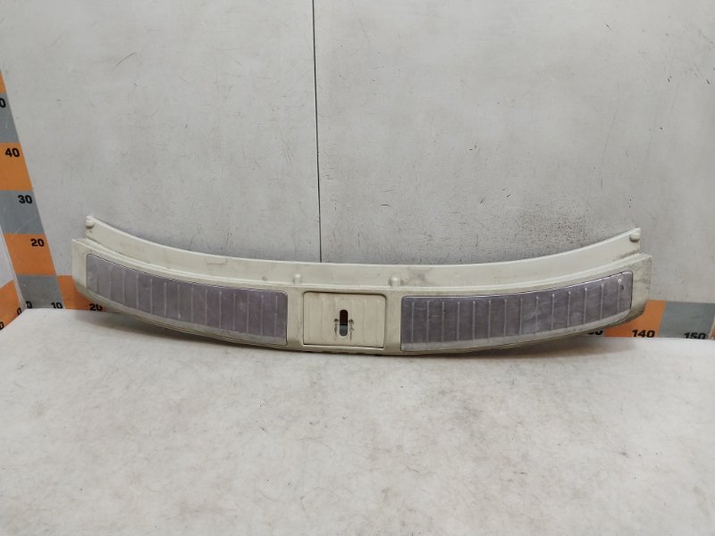 Обшивка багажника