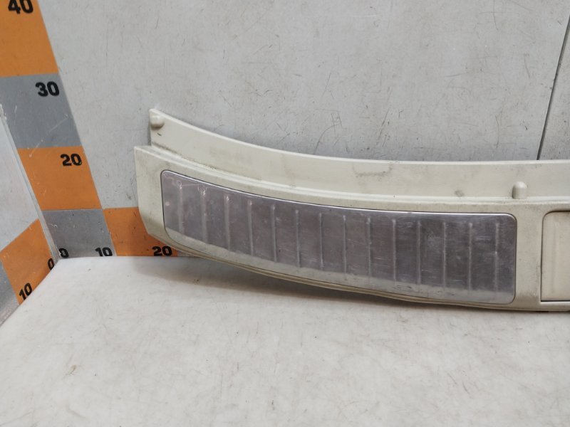 Обшивка багажника