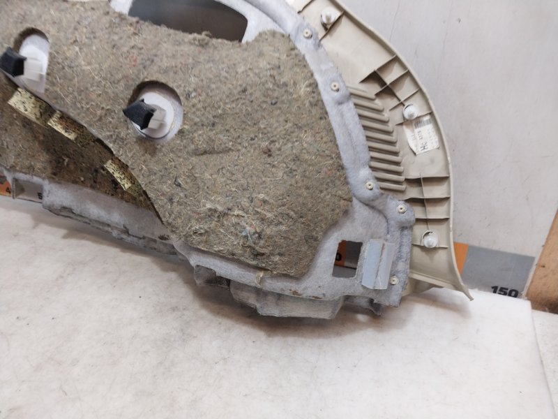 Обшивка багажника