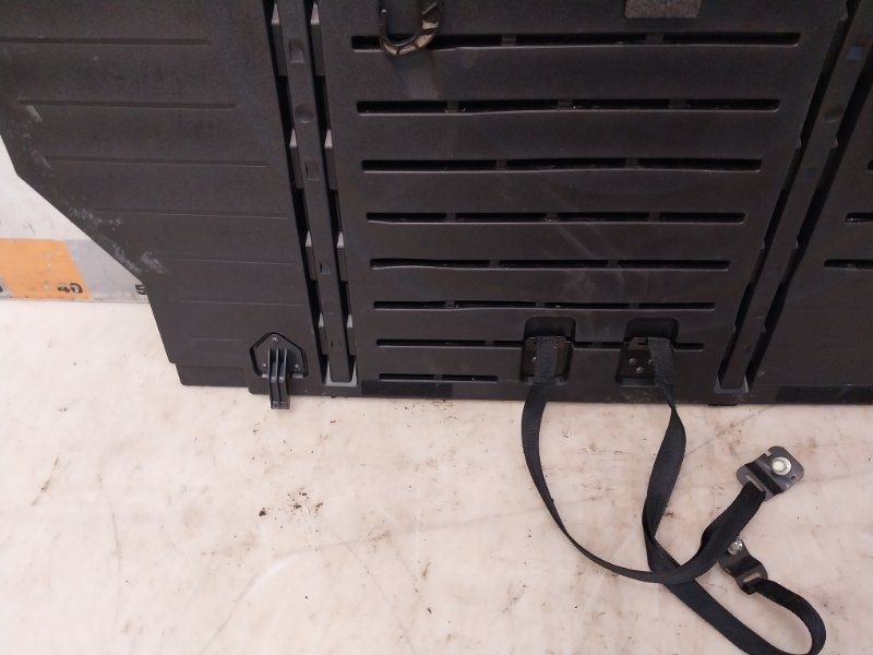 Пол багажника