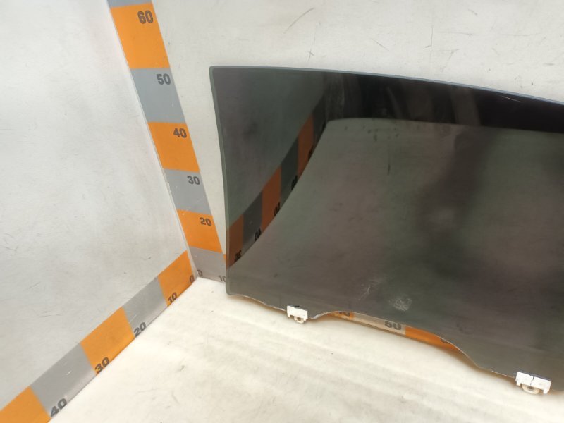 Стекло двери задней правой