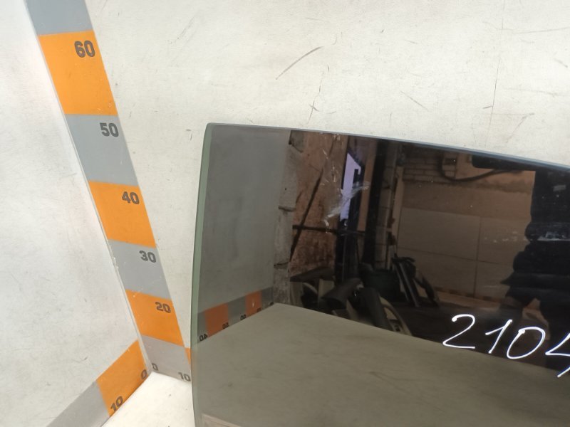 Стекло двери задней левой