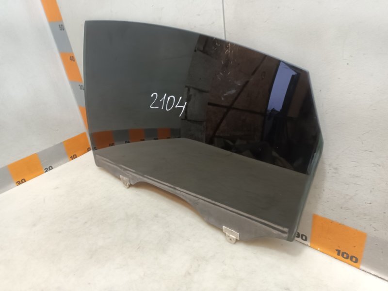 Стекло двери задней левой