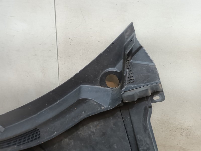 Планка под лобовое стекло