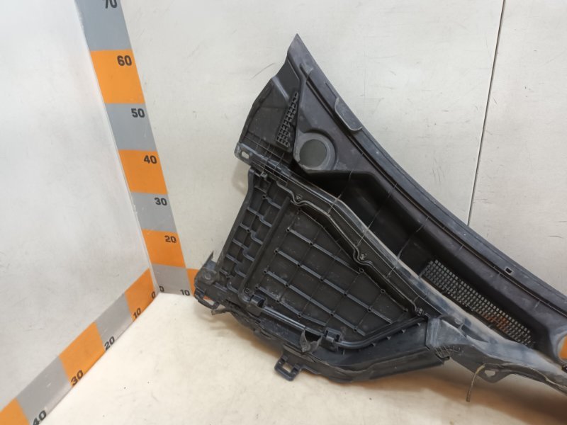 Планка под лобовое стекло