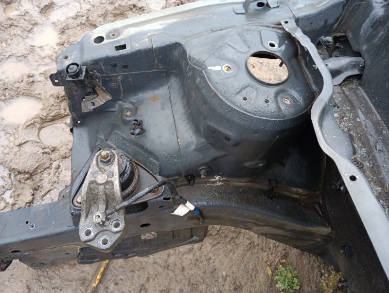 Лонжерон передний правый