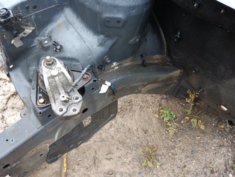 Лонжерон передний правый