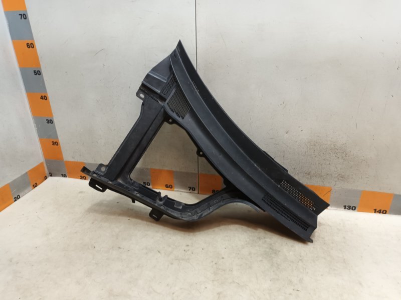 Планка под лобовое стекло