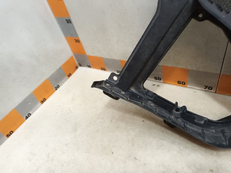 Планка под лобовое стекло