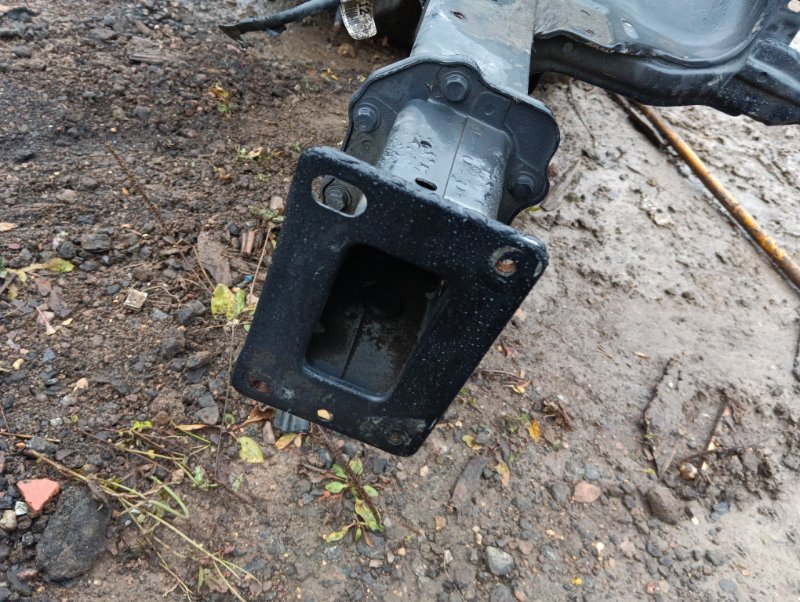 Лонжерон передний левый