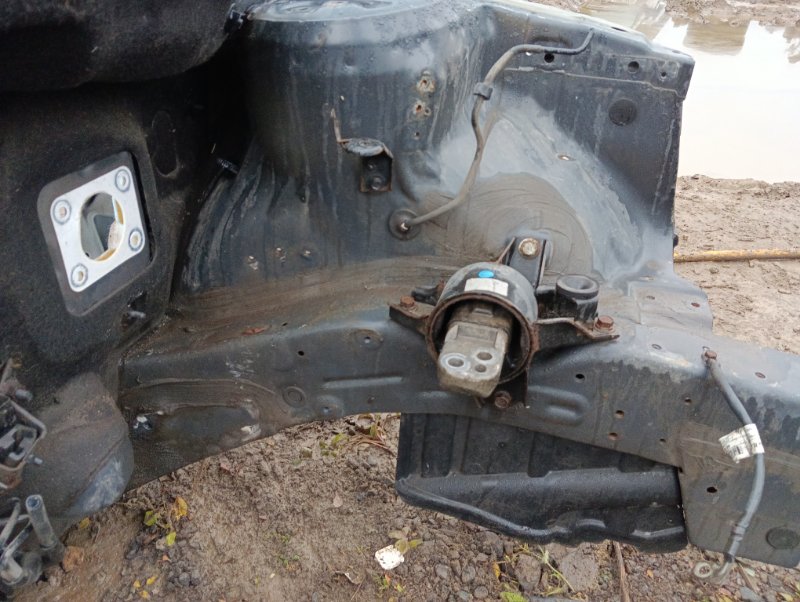 Лонжерон передний левый