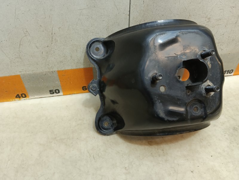 Кронштейн крепления запасного колеса