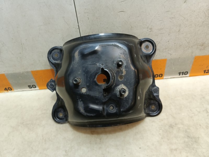 Кронштейн крепления запасного колеса