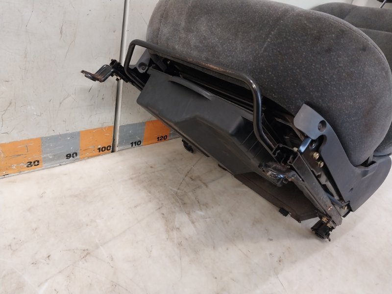 Сиденье переднее правое