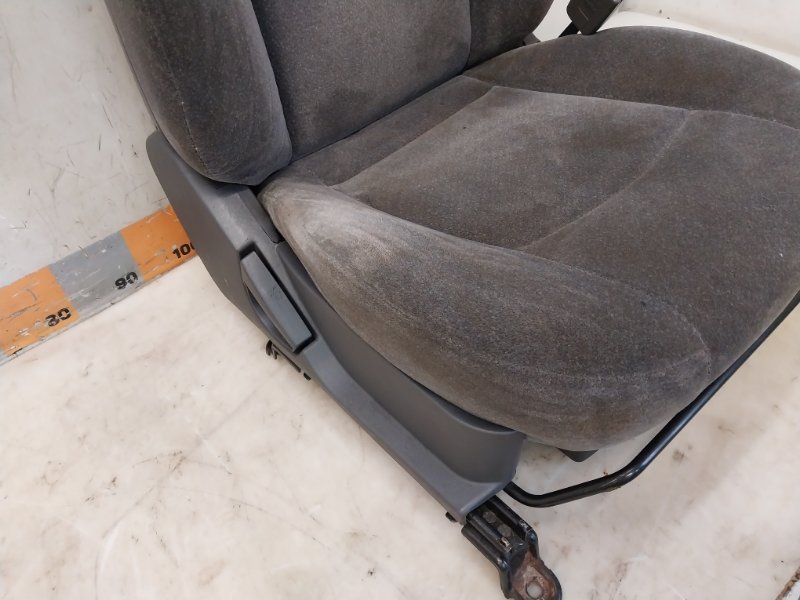 Сиденье переднее правое