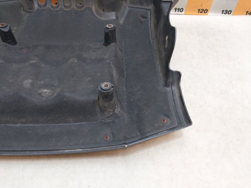 Крышка двигателя