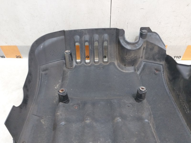 Крышка двигателя