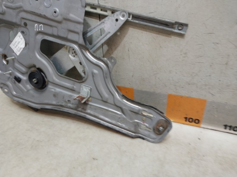 Стеклоподъемник электр. передний правый